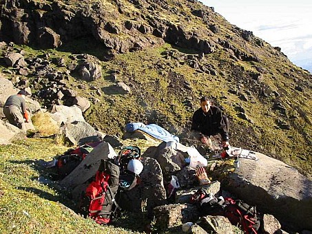 13 Sorting out breakfast.jpg: 800x600, 99k (2014 Jul 21 06:35)