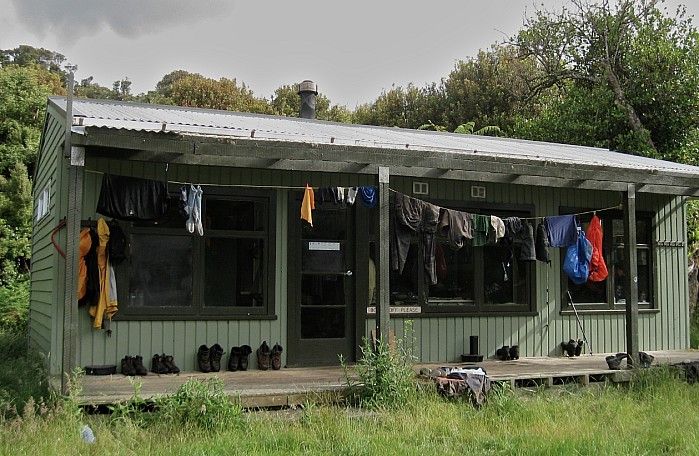 Yankee River Hut Stewart Island
Photo:&nbsp;Boydon
Photo:&nbsp;'2010 Dec 30 18:18'
Original size:&nbsp;1,259 x 821; 1,033 kB
Filename:&nbsp;'HCL-TTC-Boydon-Yankee River Hut Stewart Island'