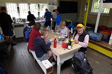 dinner.jpg: 1024x683, 272k (2014 Jul 21 06:56)