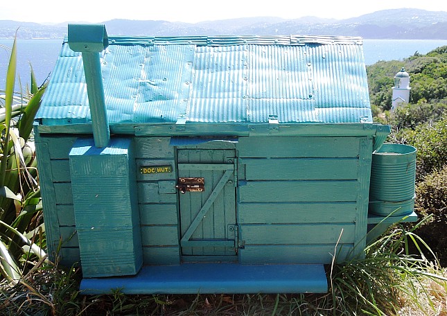 New hut Somes Is
Photo:&nbsp;Ogilvie
Photo:&nbsp;'2015 Jan 08 14:21'
Original size:&nbsp;3,350 x 2,368; 2,454 kB
Filename:&nbsp;'HCL-TTC-Ogilvie-new hut Somes Is'