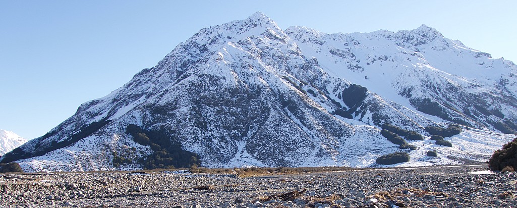 click on the photo to download the original image

DSC00957