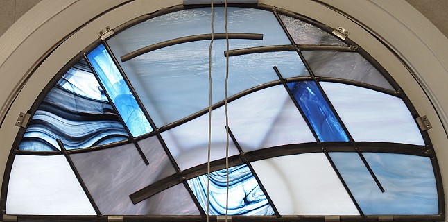 Stained glass P 8070400
Photo:&nbsp;Alan
Original size:&nbsp;2,362 x 1,170; 908 kB
Filename:&nbsp;'Alan stained glass P8070400'