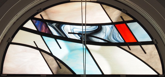 Stained glass P 8070408
Photo:&nbsp;Alan
Original size:&nbsp;2,362 x 1,105; 1,096 kB
Filename:&nbsp;'Alan stained glass P8070408'