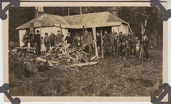 click on the photo and click again on the photo to download the original image

19qq ttc005 Ski party