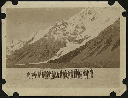 click on the photo and click again on the photo to download the original image

19qq ttc303