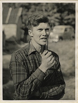 click on the photo and click again on the photo to download the original image

19qq ttc356