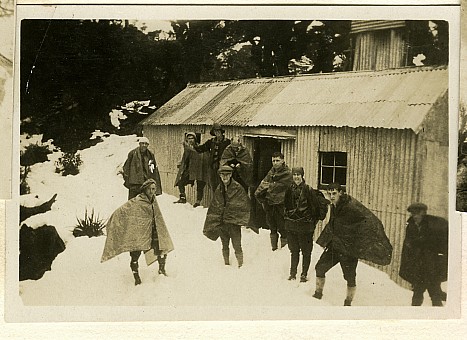 click on the photo and click again on the photo to download the original image

19qq ttc579