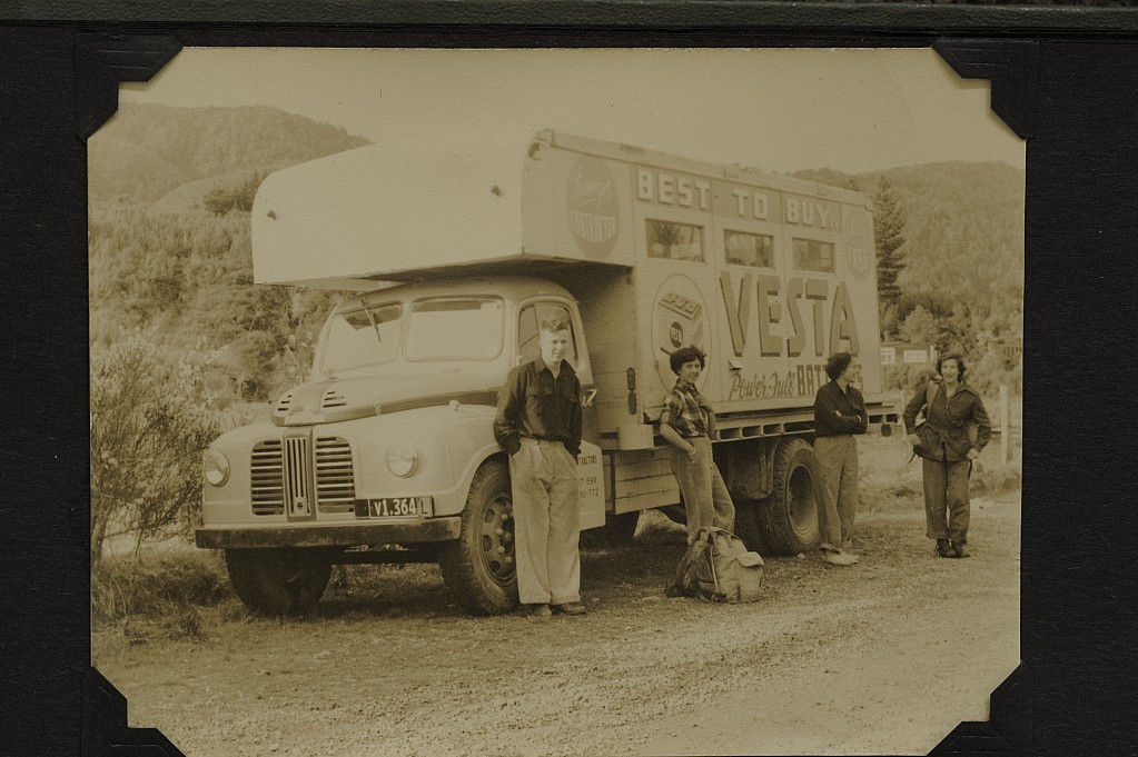 click on the photo to download the original image

1949-1955, TTC Archives