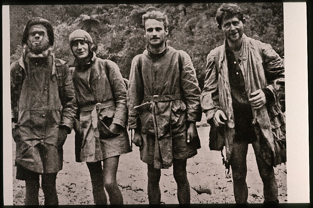 click on the photo to download the original image

19qq TTC783