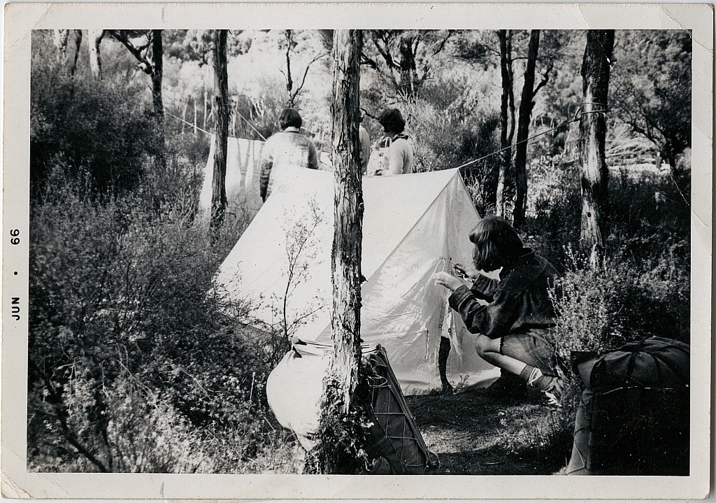 click on the photo to download the original image

19qq ttc094 Campsite