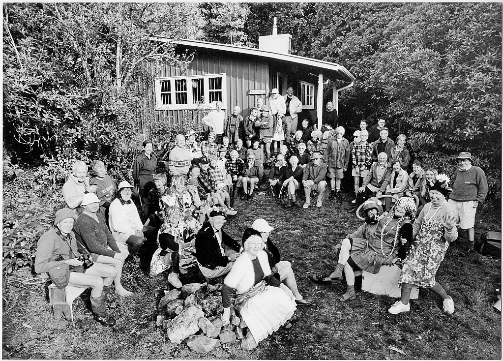 click on the photo to download the original image

19qq ttc111 Waerenga Hut