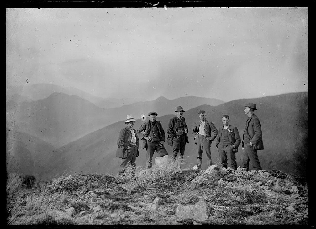 click on the photo to download the original image

19qq img011