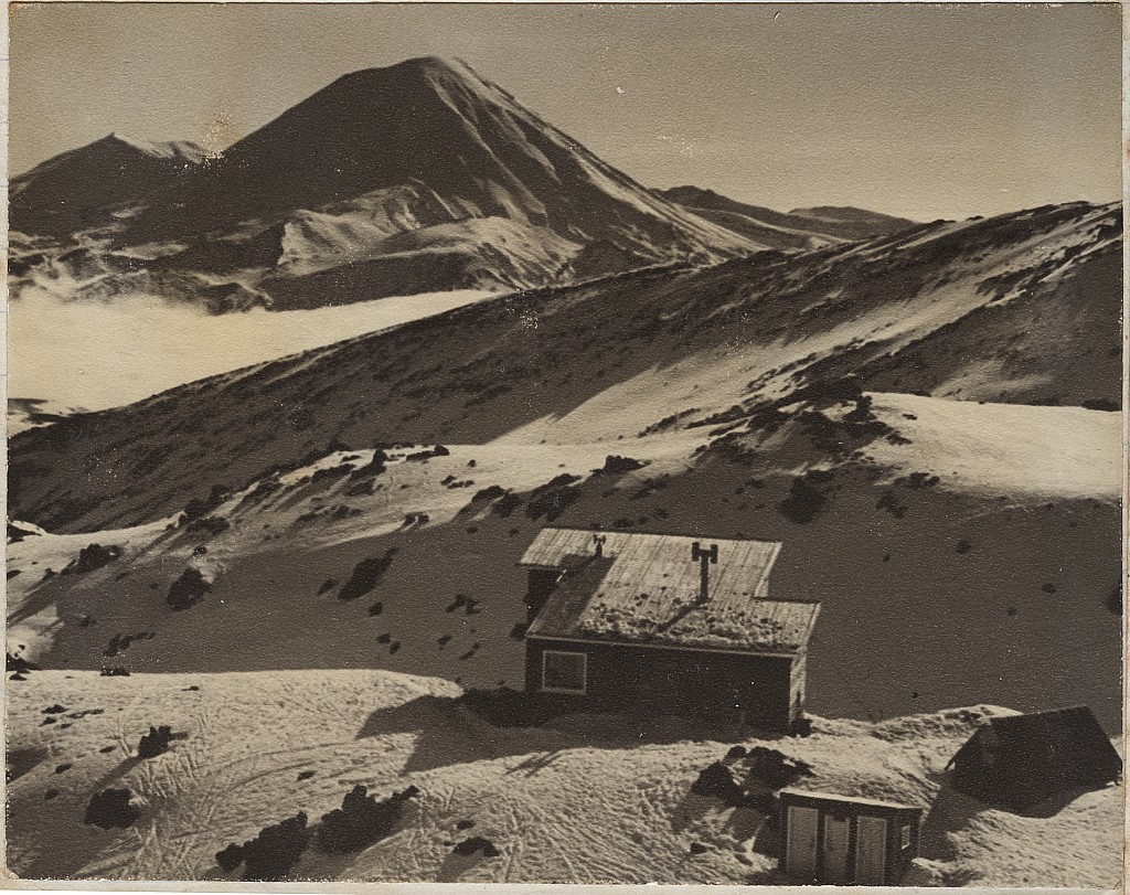 click on the photo to download the original image

19qq ttc206 Tararua Hut