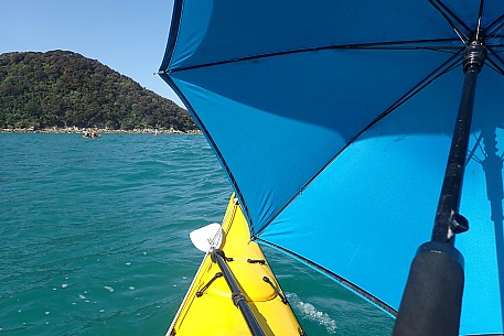 AJK Brolly beats a paddle
Photo:&nbsp;AJK
Photo:&nbsp;'2020 Jan 18 10:30'
Original size:&nbsp;1,800 x 1,202; 1,534 kB
Filename:&nbsp;'HUMTararuaTCAJKBrolly beats a paddle'