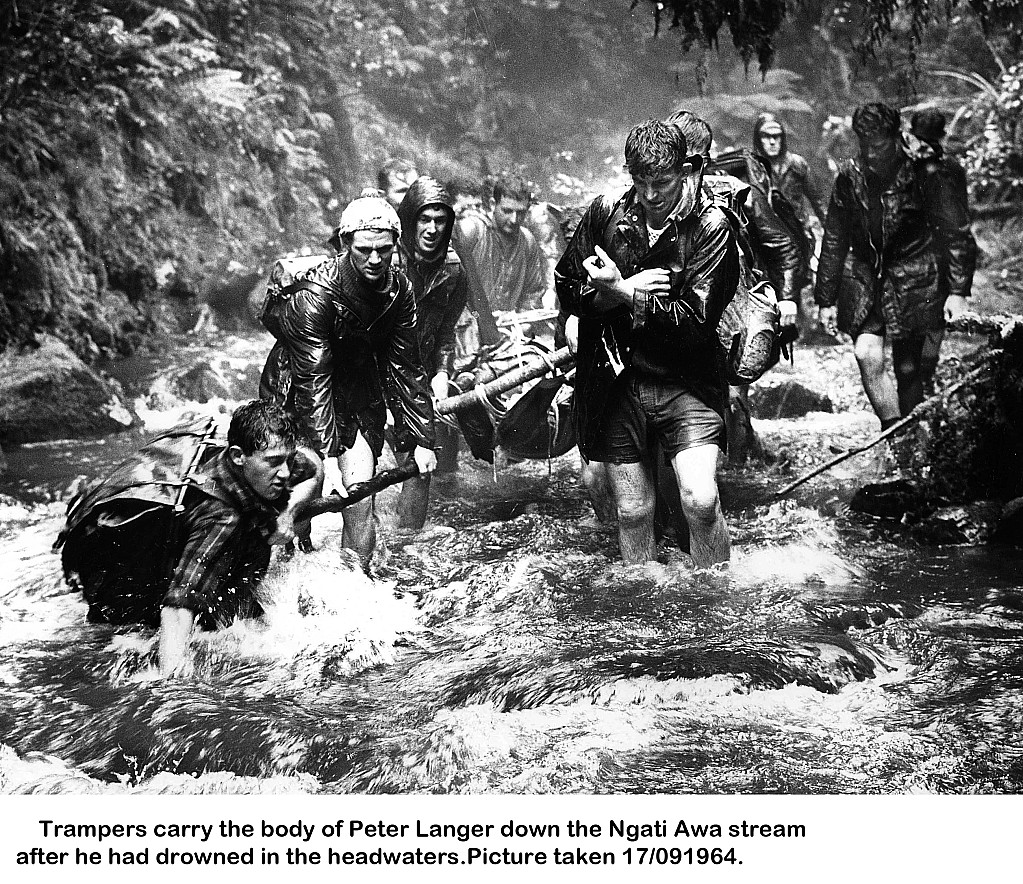 click on the photo to download the original image

HIS B Durrant TTC Langer recovery333 Sept 1964