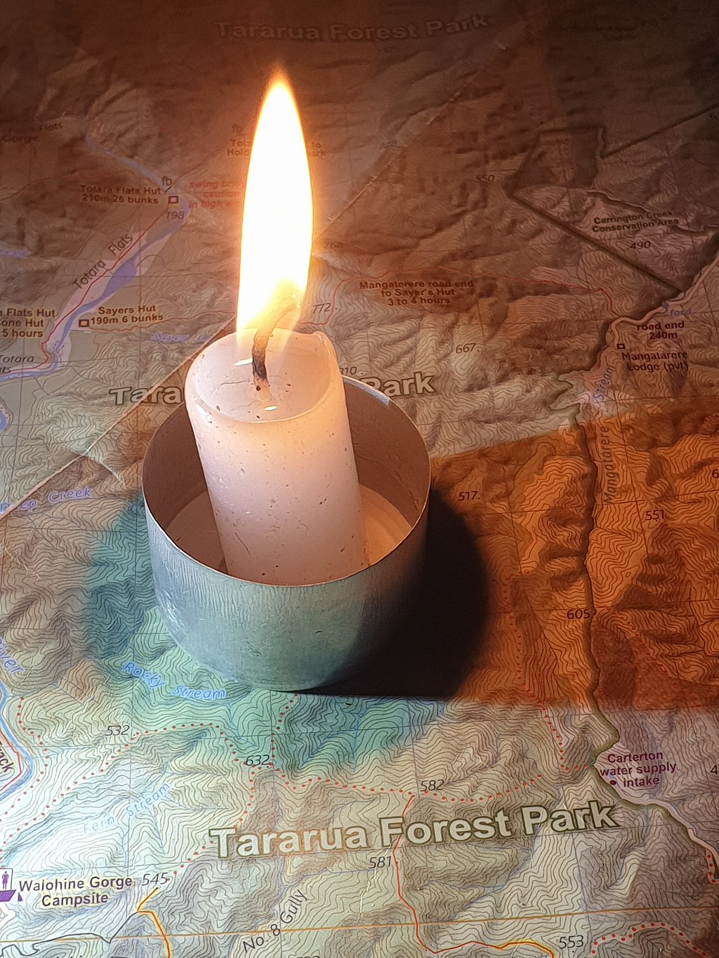 click on the photo to download the original image

BBW TararuaTC Susi Lang Studying the map by candlelight