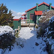 Ka kati te whare karapu.
The clubrooms will be closed.

P 2 Powell Hut
Photo:&nbsp;Mike Wespel-Rose
Original size:&nbsp;3,024 x 3,024; 1,177 kB
Filename:&nbsp;'p2 Mike Wespel-Rose - Powell Hut'