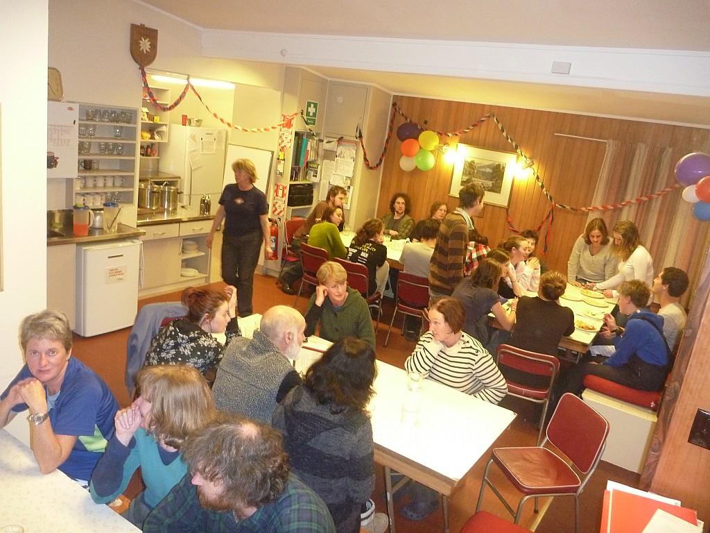 click on the photo to download the original image

2010-07-10 19.30.22 P1010349 Simon