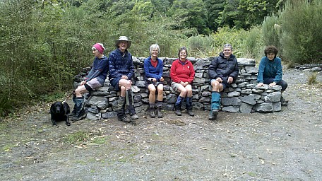 Stone Wall Seat Waerenga - 3.jpg: 2592x1456, 1981k (2014 Jul 21 07:25)