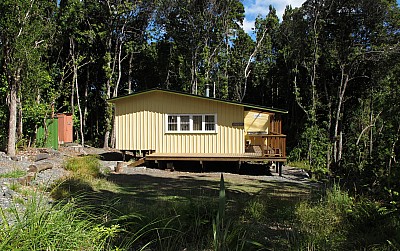 WaerengaHut.jpg: 1559x978, 1744k (2023 Jul 06 06:23)