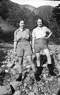 Alex Marks 10
Original size:&nbsp;2,604 x 4,124; 1,848 kB
Filename:&nbsp;'AlexMarks10'