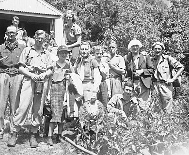 Alex Marks 12
Original size:&nbsp;2,500 x 2,052; 1,846 kB
Filename:&nbsp;'AlexMarks12'