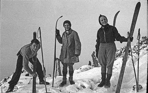 Alex Marks 9
Original size:&nbsp;4,120 x 2,608; 3,827 kB
Filename:&nbsp;'AlexMarks9'