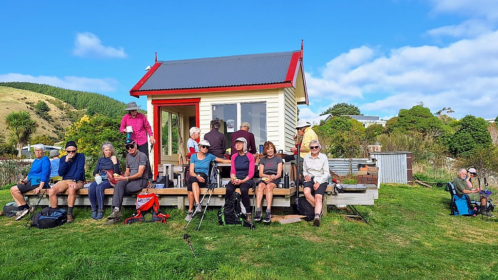 click on the photo to download the original image

Photo Peter Morten-Escarpment walk 4