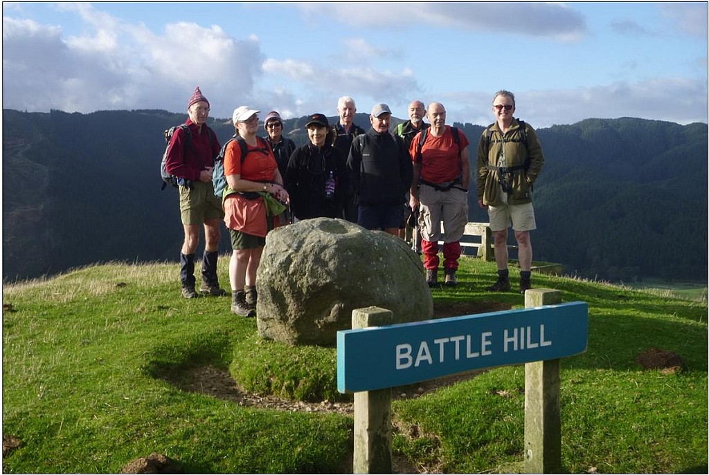 click on the photo to download the original image

Battle2