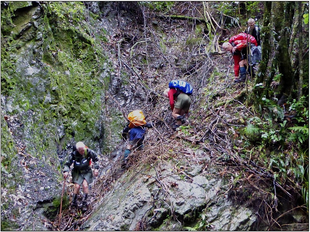 click on the photo to download the original image

Para2