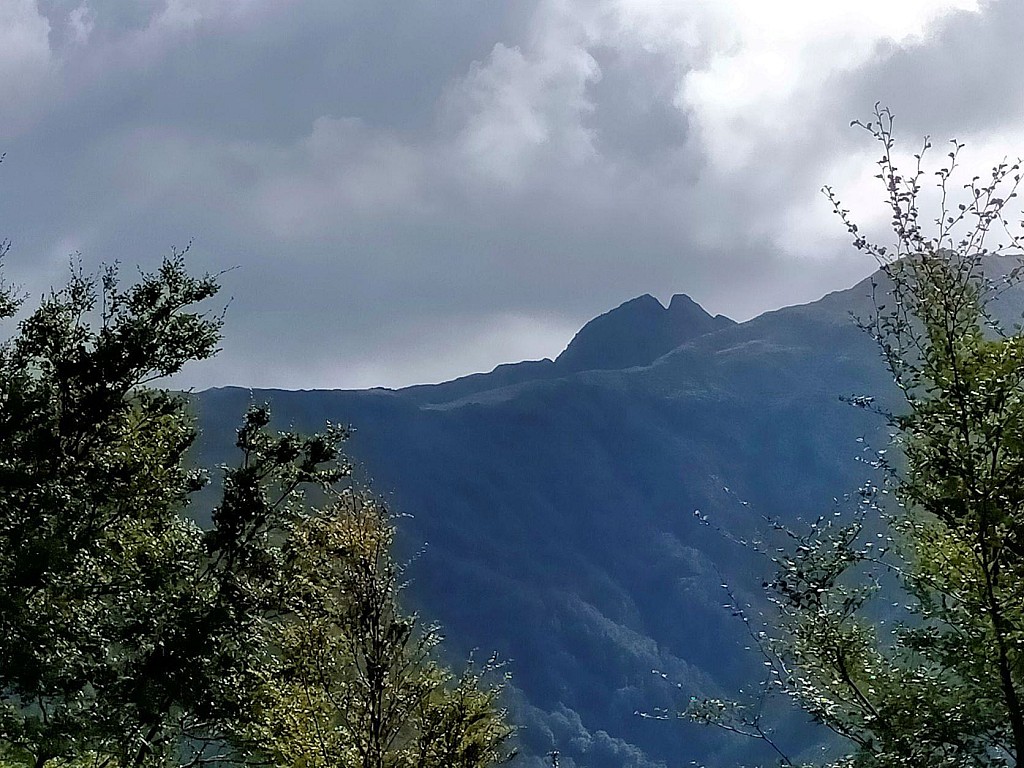 click on the photo to download the original image

Maungahuka4