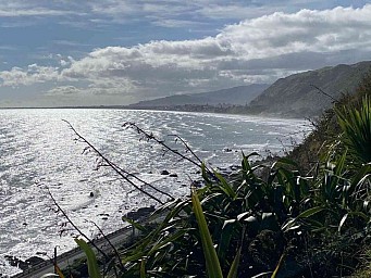 Escarpment2.jpg: 810x608, 188k (2022 May 07 22:52)