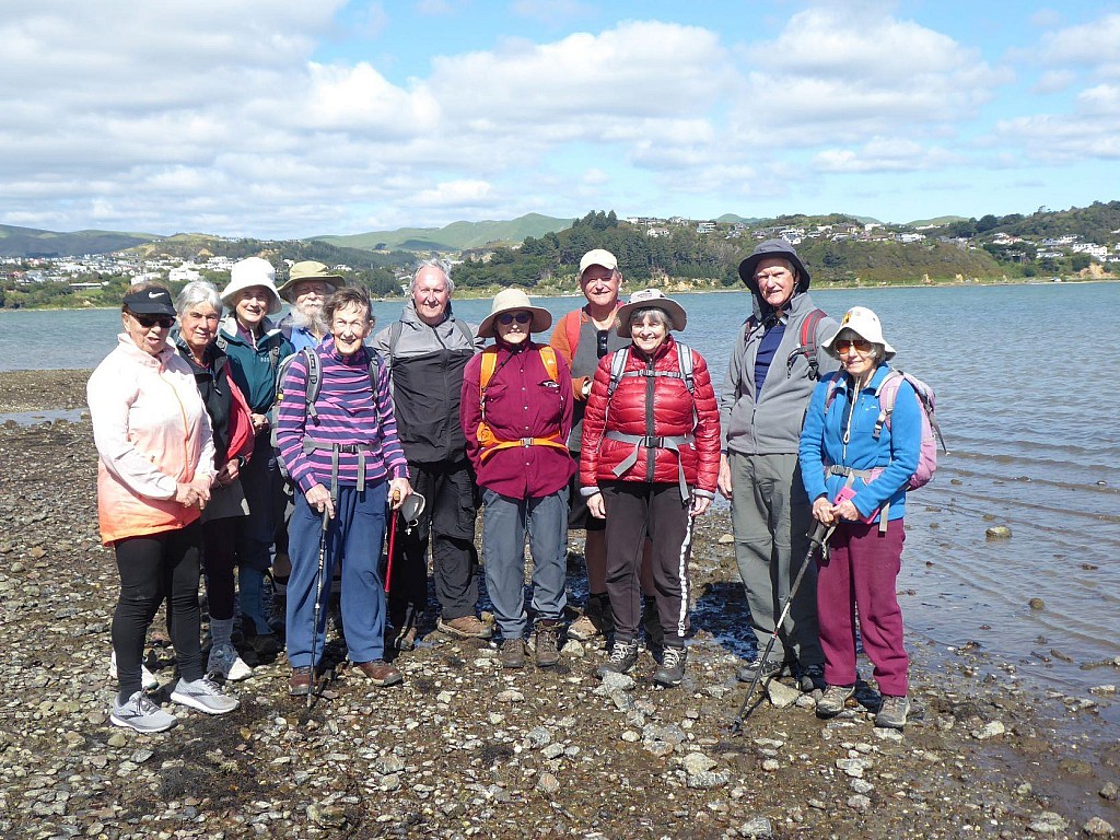 click on the photo to download the original image

Mana1