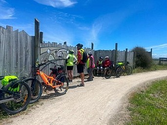 Hawkes6.jpg: 519x389, 59k (2024 Mar 04 23:09)