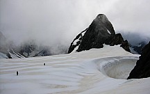 click to see gallery

Above Bushline - Scampering across the Sladden Glacier -
Photo: David Grainger
; '2010 Jan 05 17:10'
Original size: 1,024 x 641; 628 kB