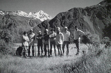 click to see gallery

Flight  925 with Louper Peak behind - Hugh Barr
; '2015 Nov 02 15:04'
Original size: 2,800 x 1,843; 2,965 kB
Filename: 